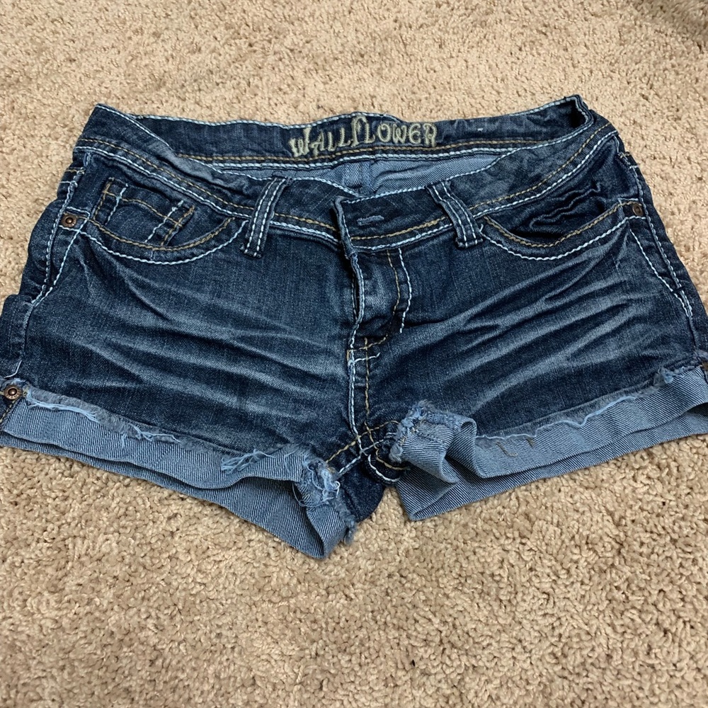 Wallflower shorts
